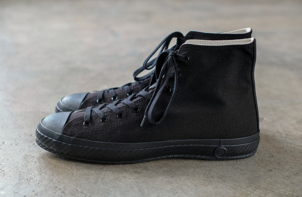 HI - BLACK MONO